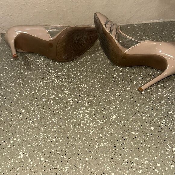 Gianni‎ Bini Nude Patent Leather Pointed Toe Clear Panel Heels Pumps - Picture 7 of 7